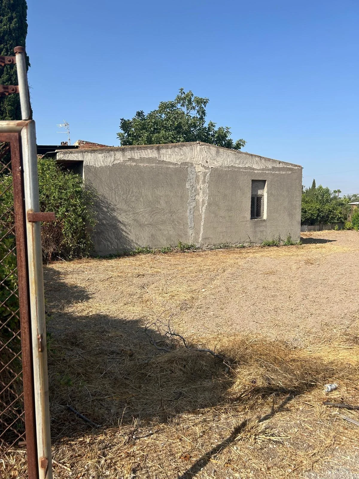 Rural house with 2,000 m² plot