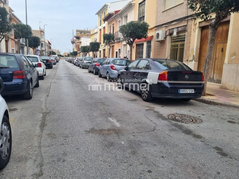 Local comercial céntrico en Raval, 181 m²