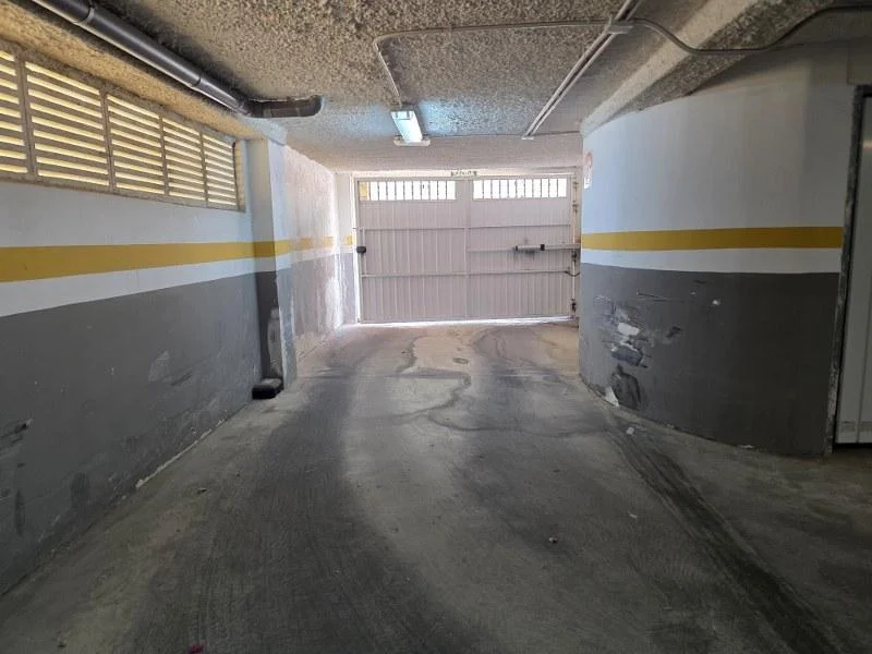 Double enclosed garage in Racó, Cullera