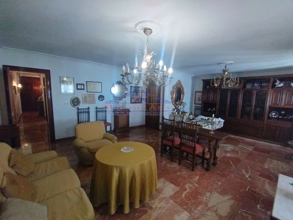 Renovation flat in Jaén, 4 bedrooms
