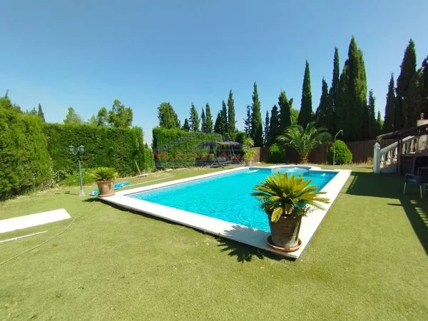 Independent chalet with private pool