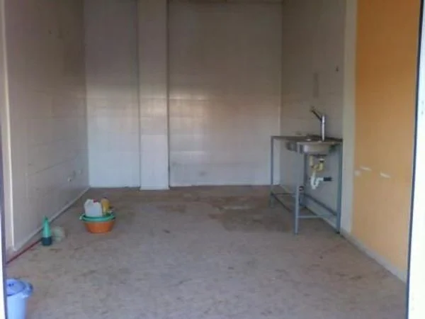 Finished commercial unit, 35 m²