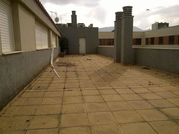 Oficina de dos plantas en La Guardia
