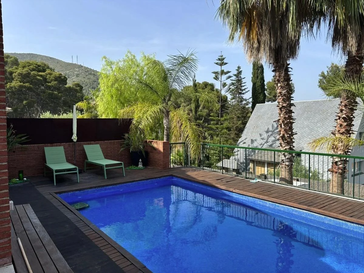 Reformed Castelldefels chalet, 5 bedrooms