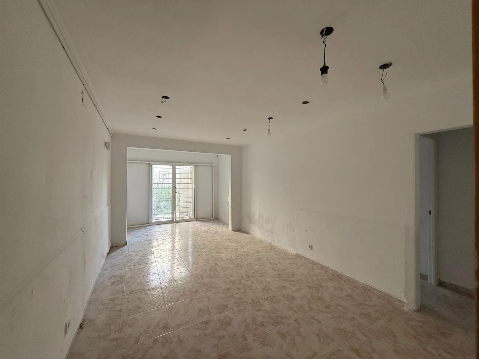 Piso céntrico de dos dormitorios con balcón