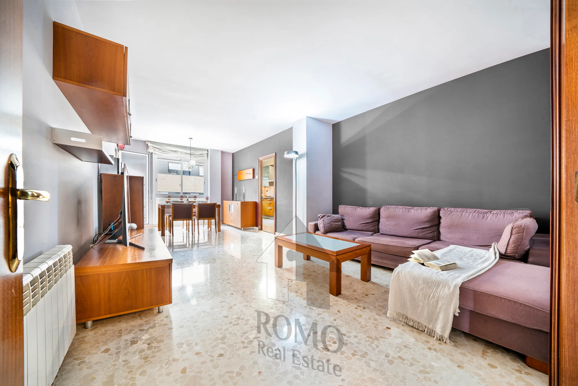 Four-bedroom central flat with terrace