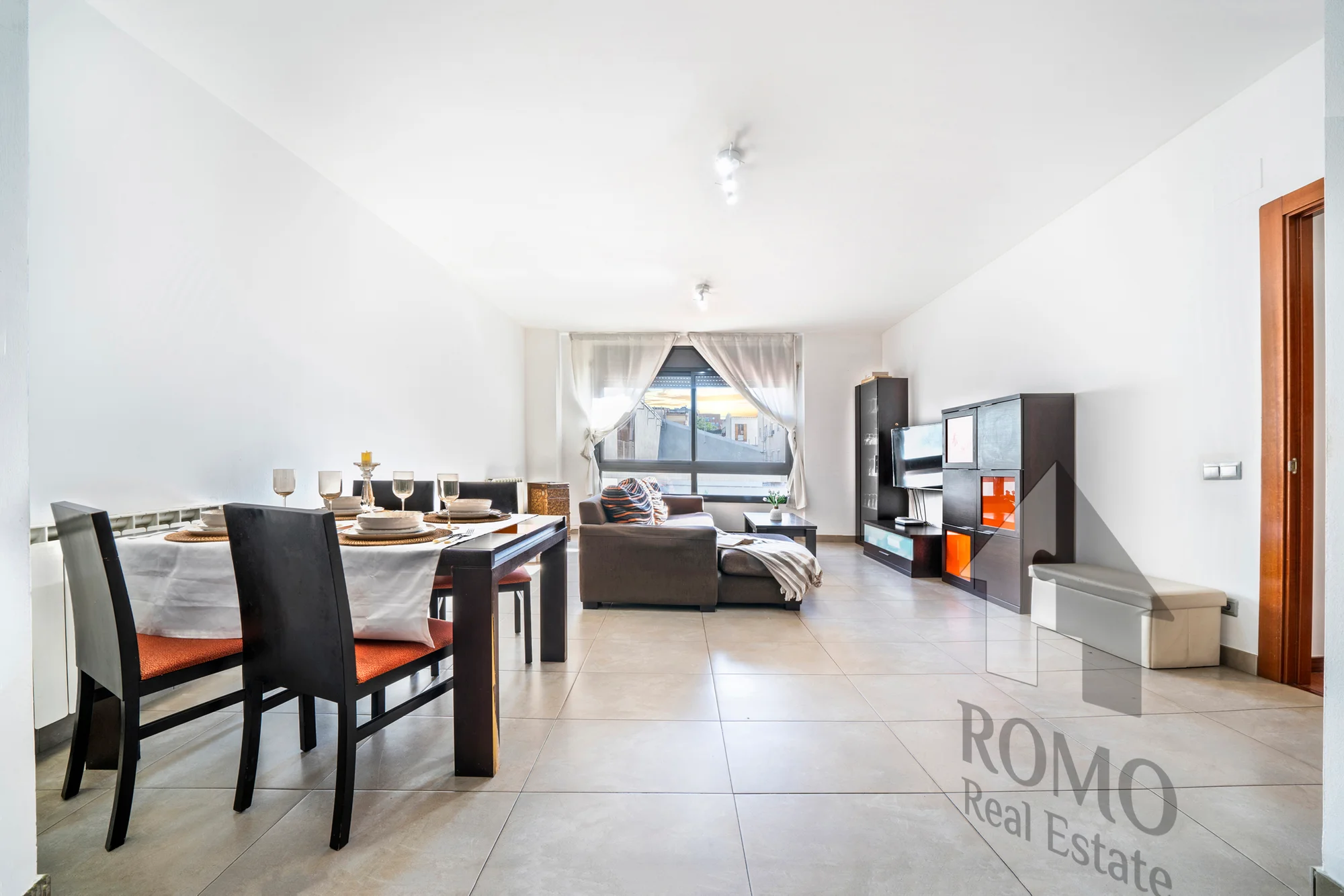 Bright Creueta flat, three bedrooms