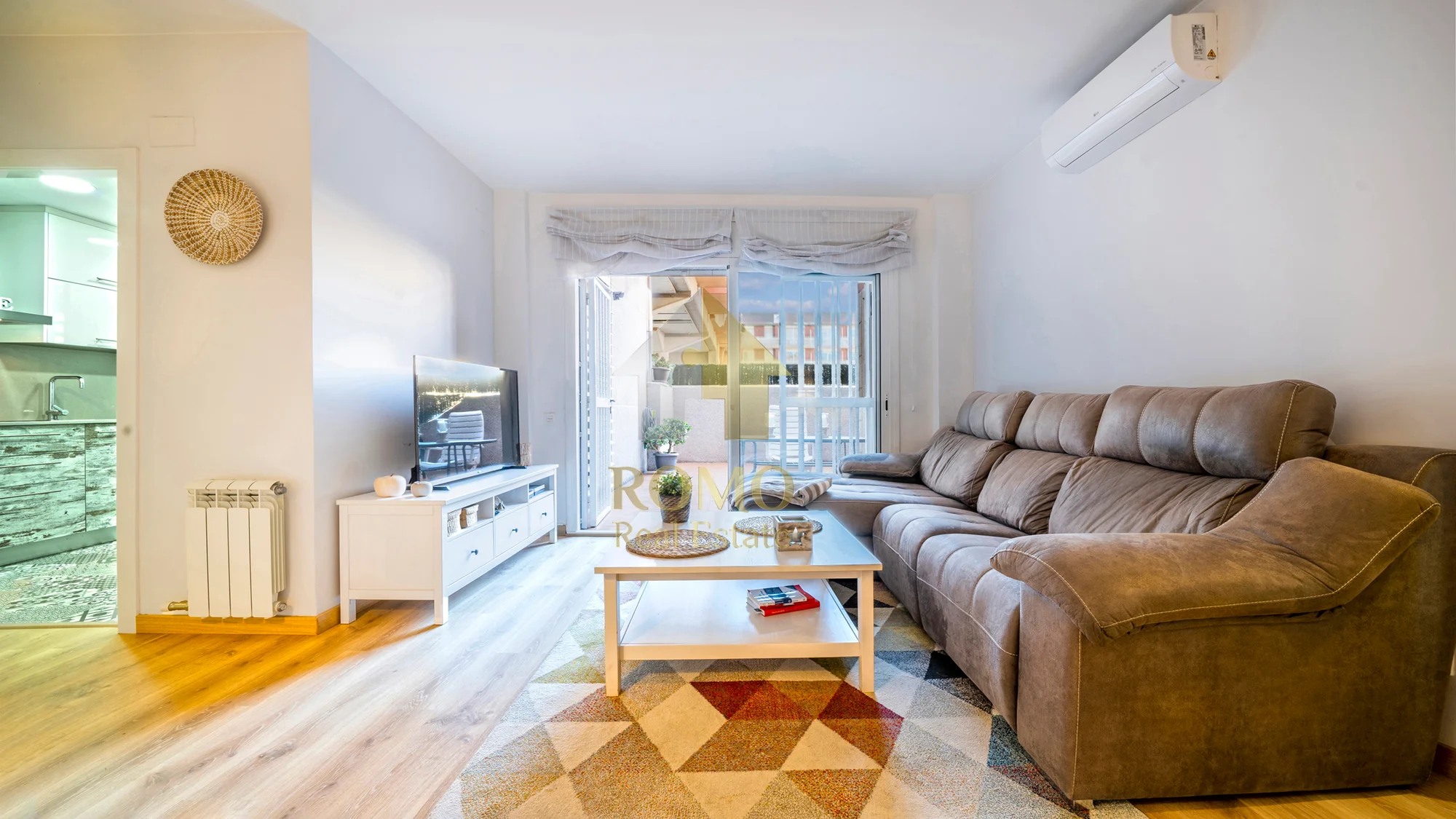 Stylish ground-floor flat with terrace