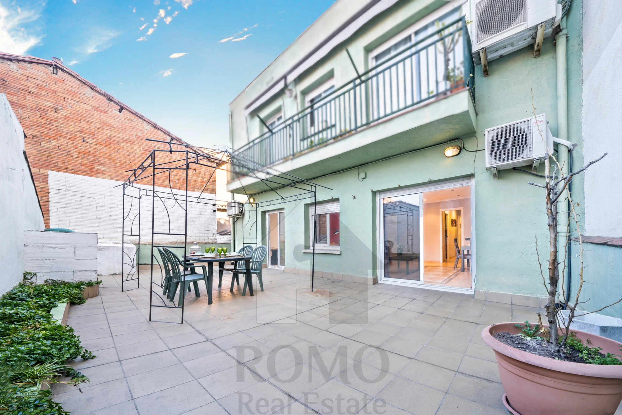 Spacious La Llagosta flat with terrace
