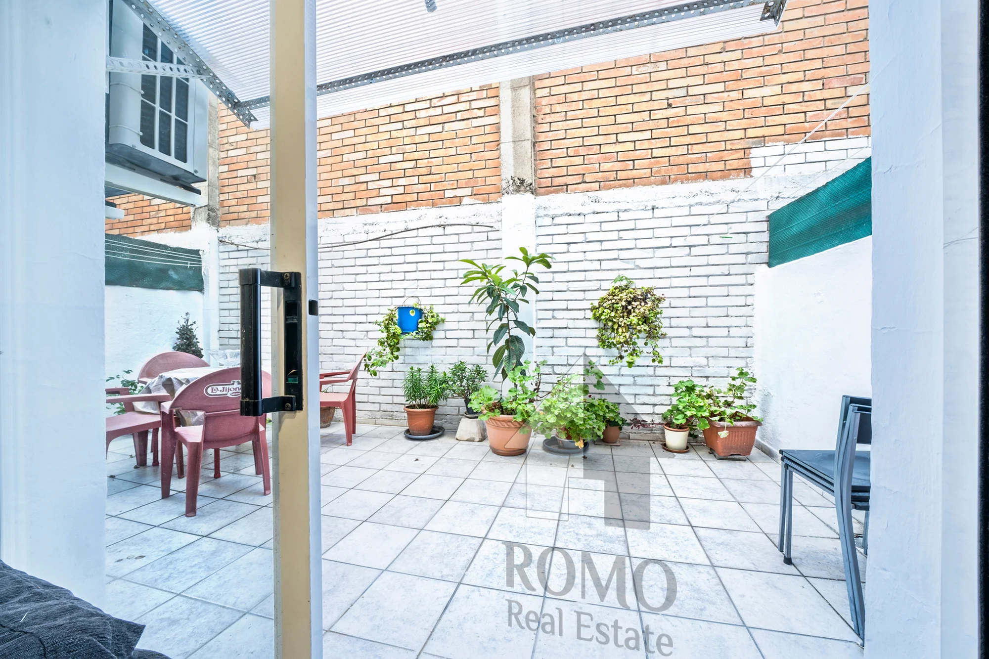 Piso bajo con terraza de 17 m²