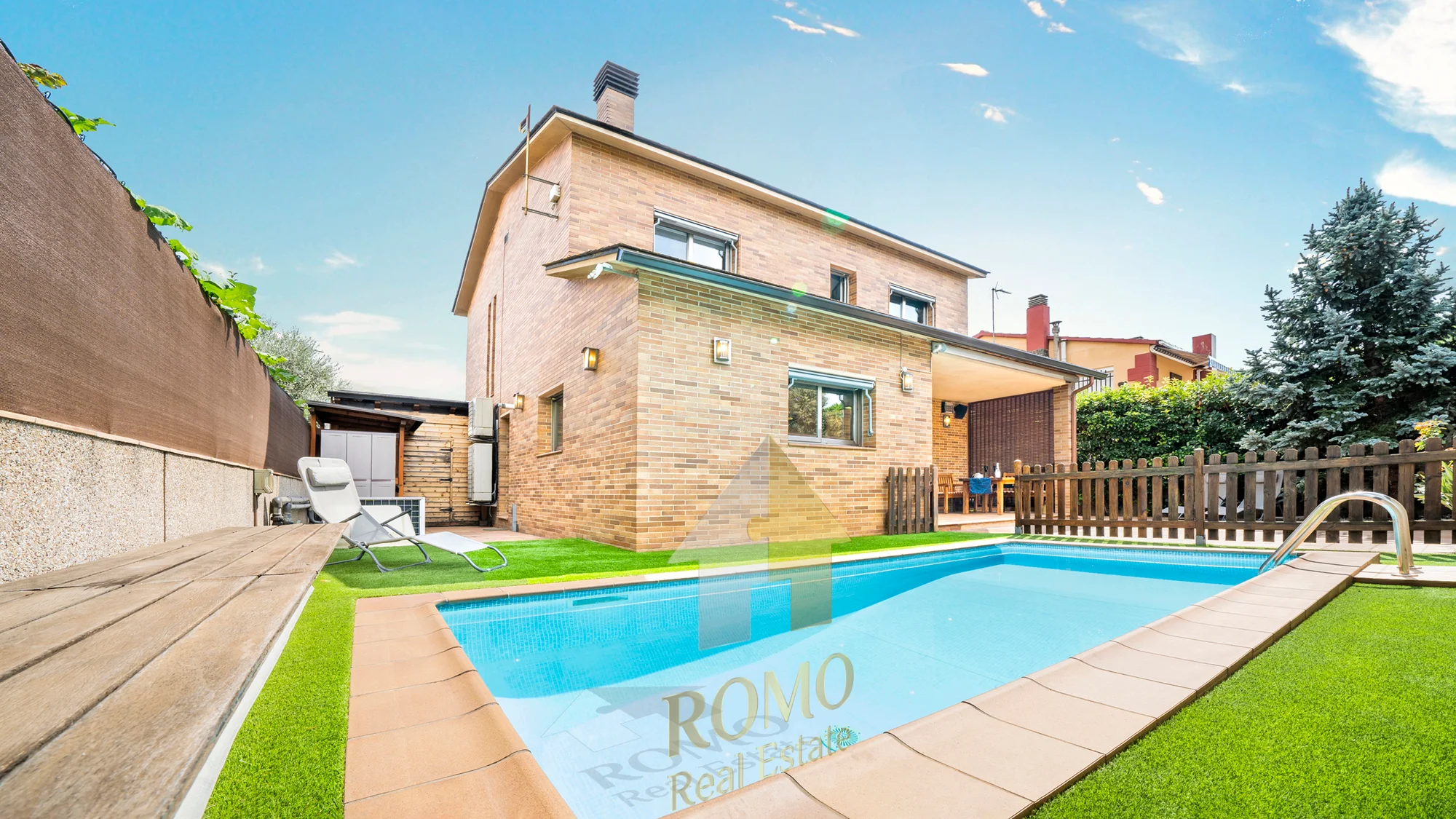 Private-pool house in La Pineda