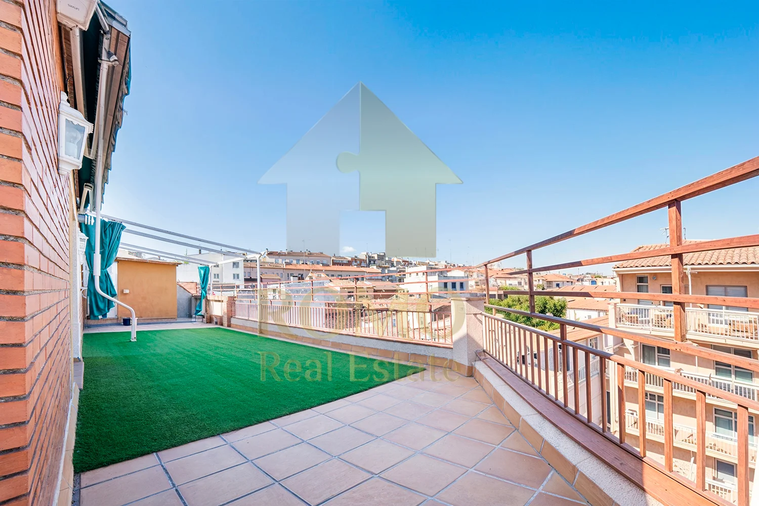 Reformed central penthouse with terrace
