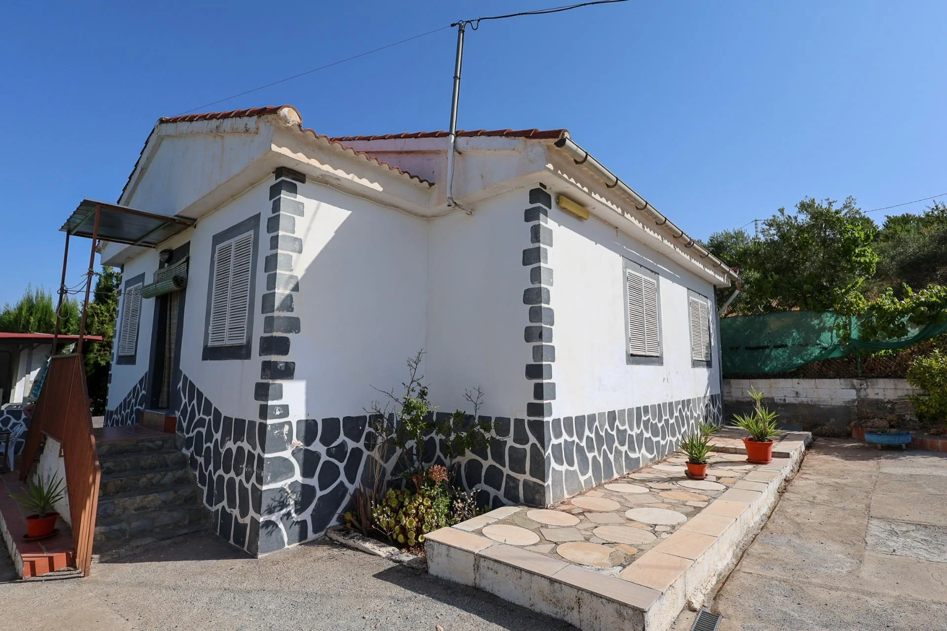 Legalized rural home with private pool