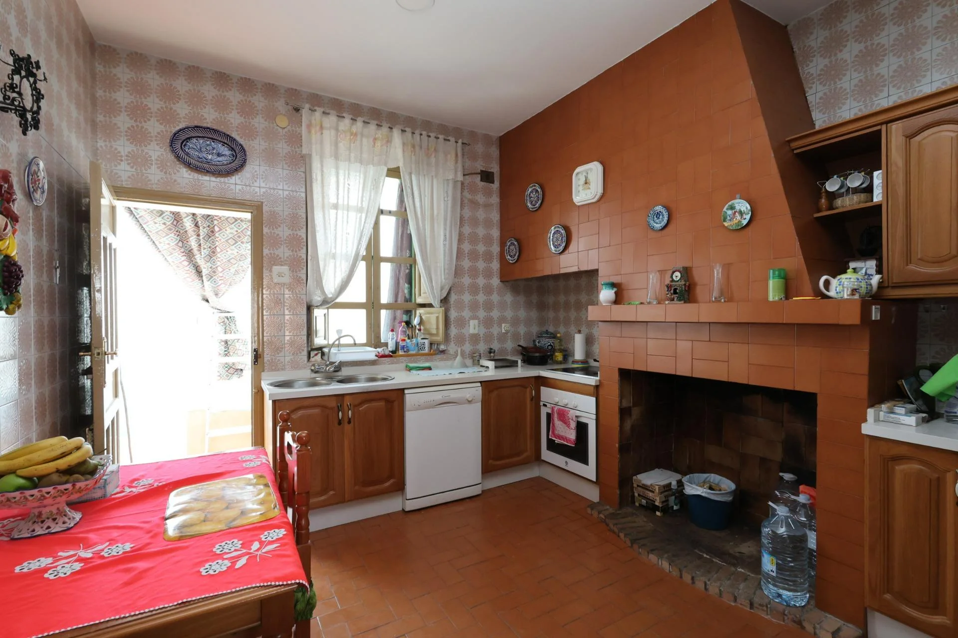 Large three-floor house in Chauchina