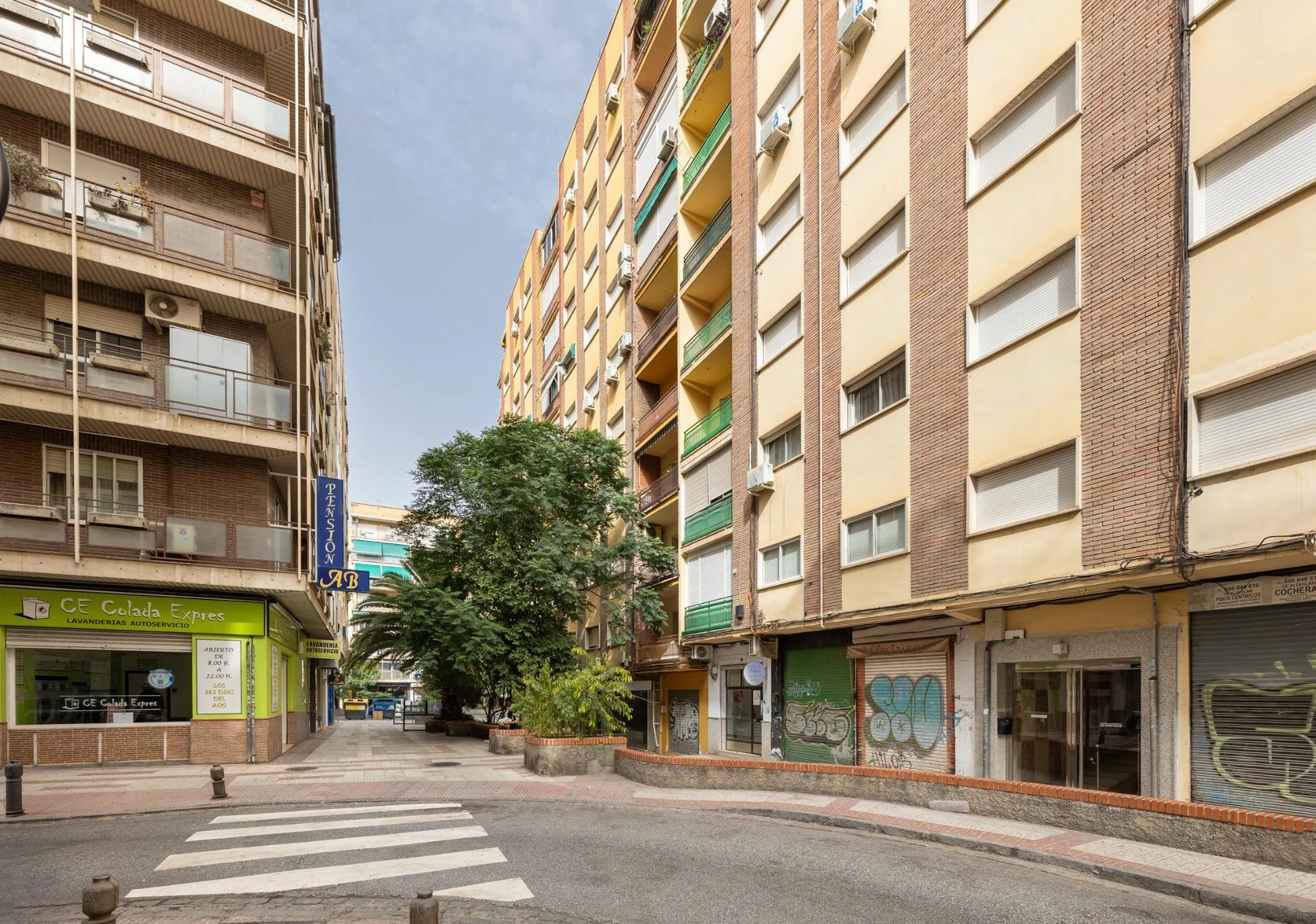 Piso céntrico en Granada con cuatro dormitorios