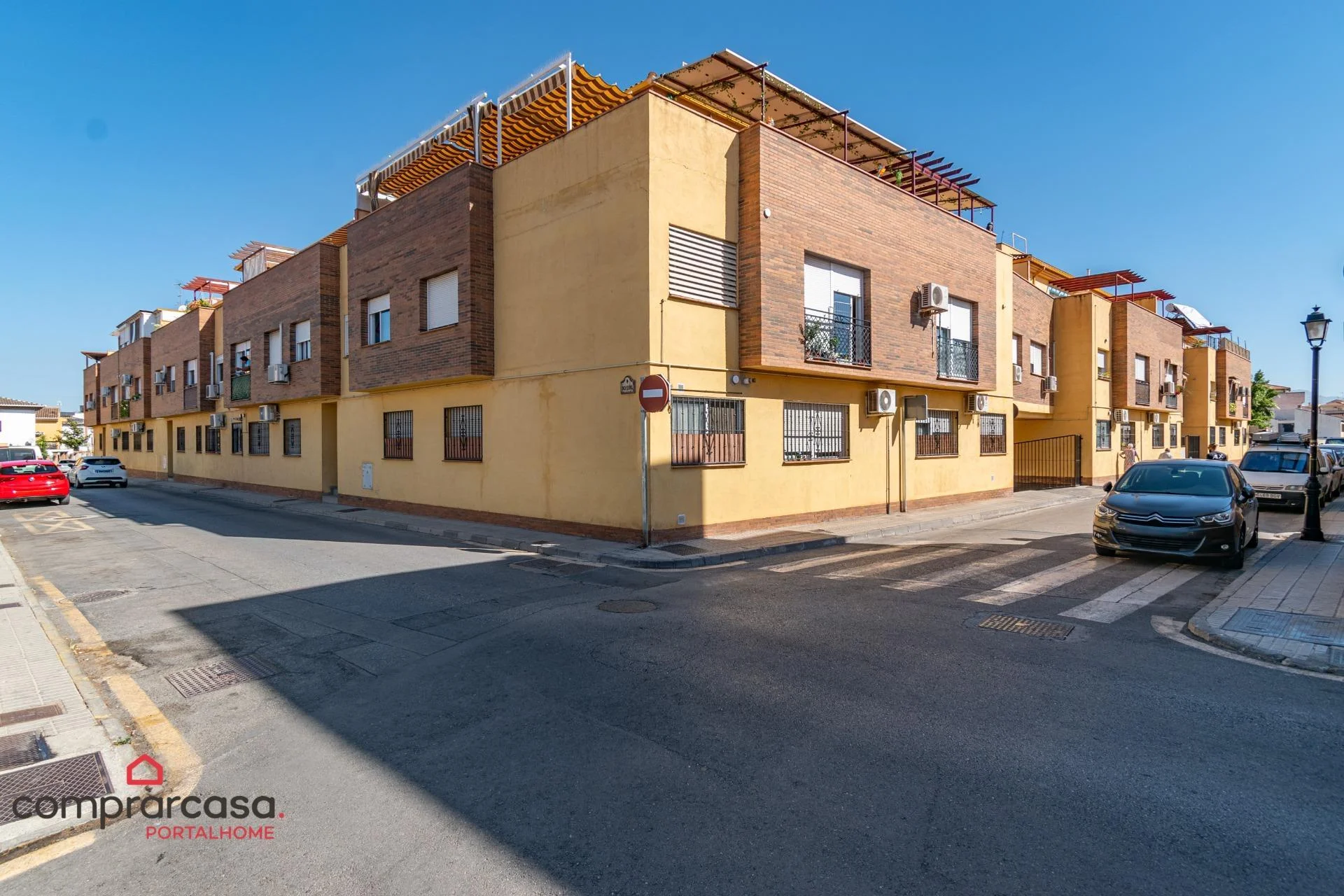 Central Hijar flat with garage