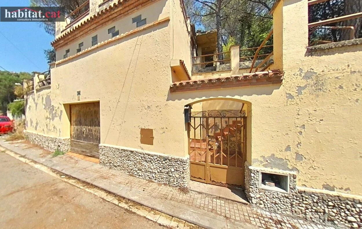 Casa para reformar en Piera con parcela de 684 m²