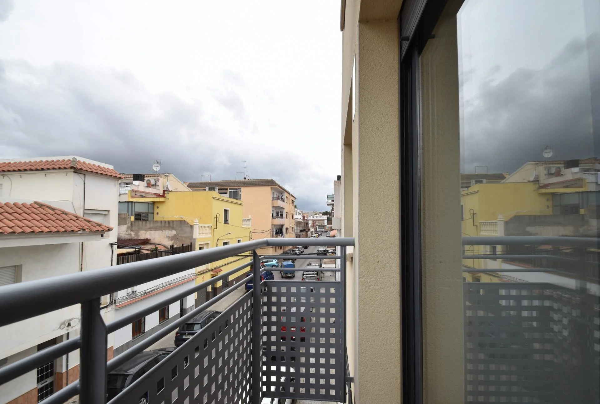 Bright two-bedroom flat in Les Roquetes