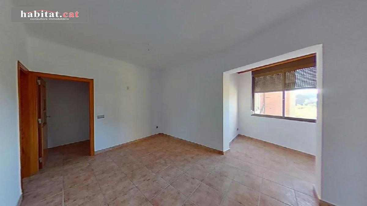 Tenanted Vilanova flat, three bedrooms