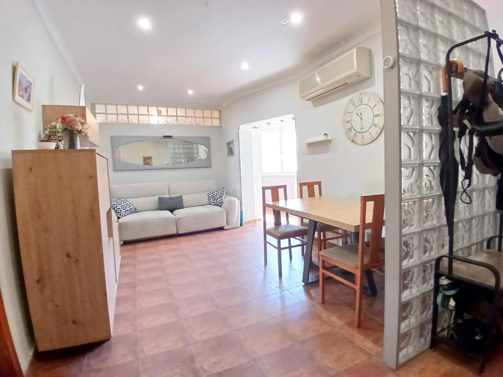 Renovated ground-floor flat near beach