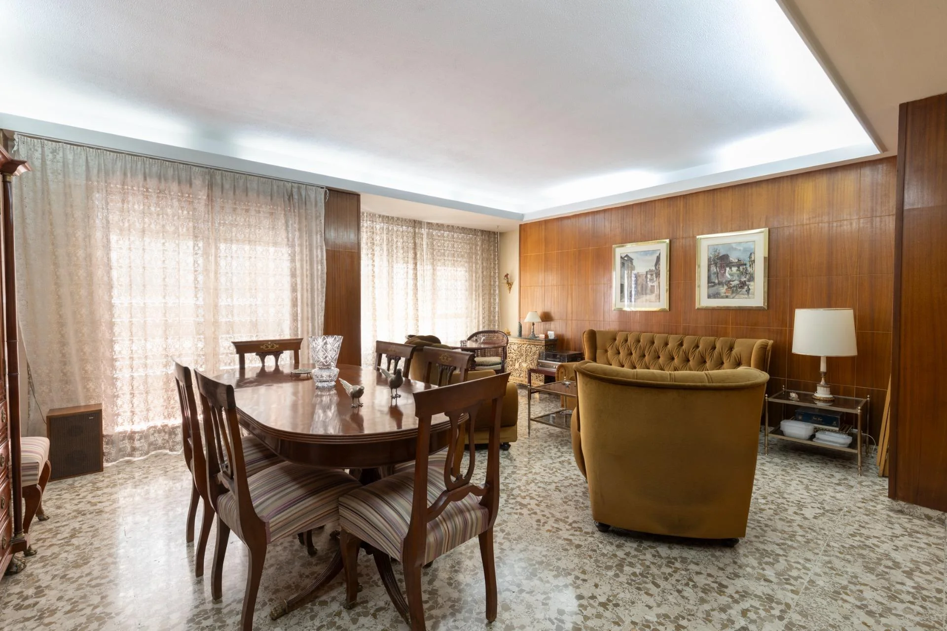 Central Granada Flat, 225 m², 7 Bedrooms