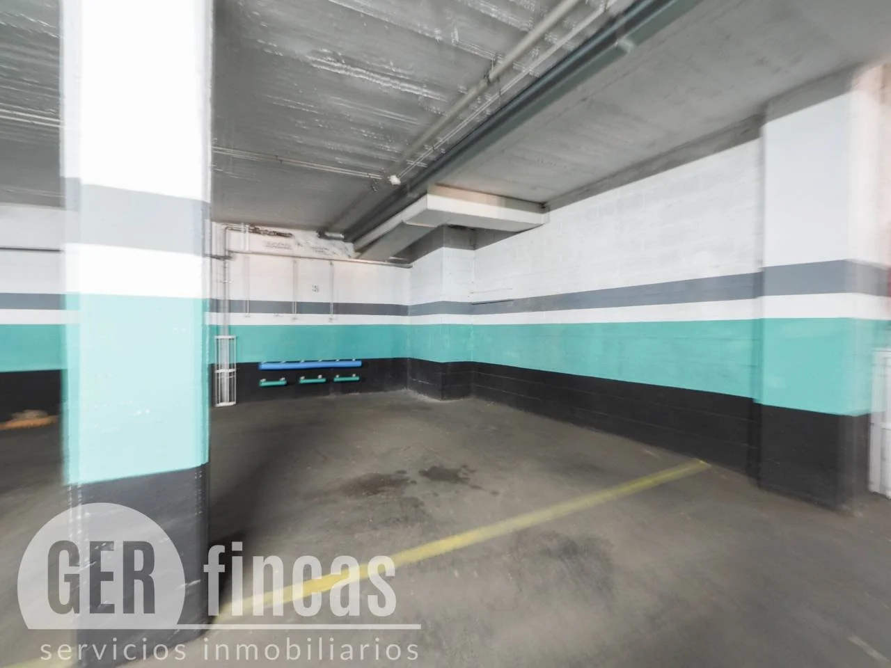 Plaza de parking amplia en Can Roca
