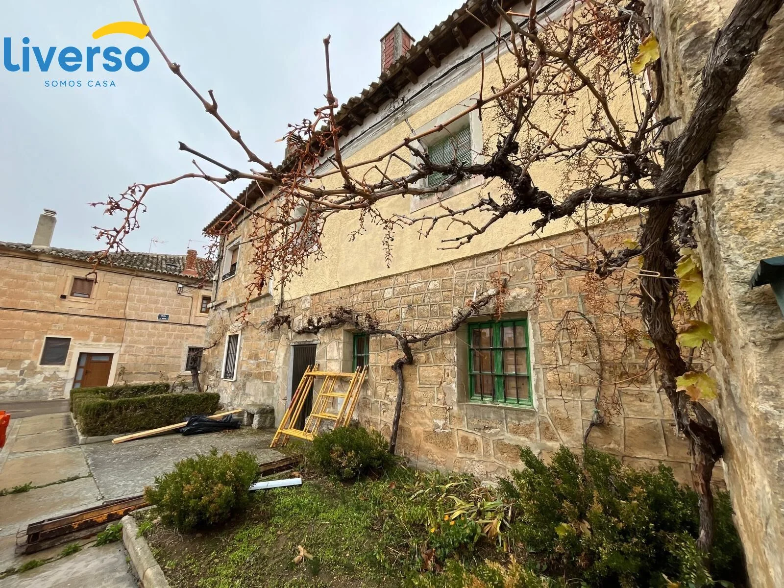 Casa tradicional con terreno en Villasandino
