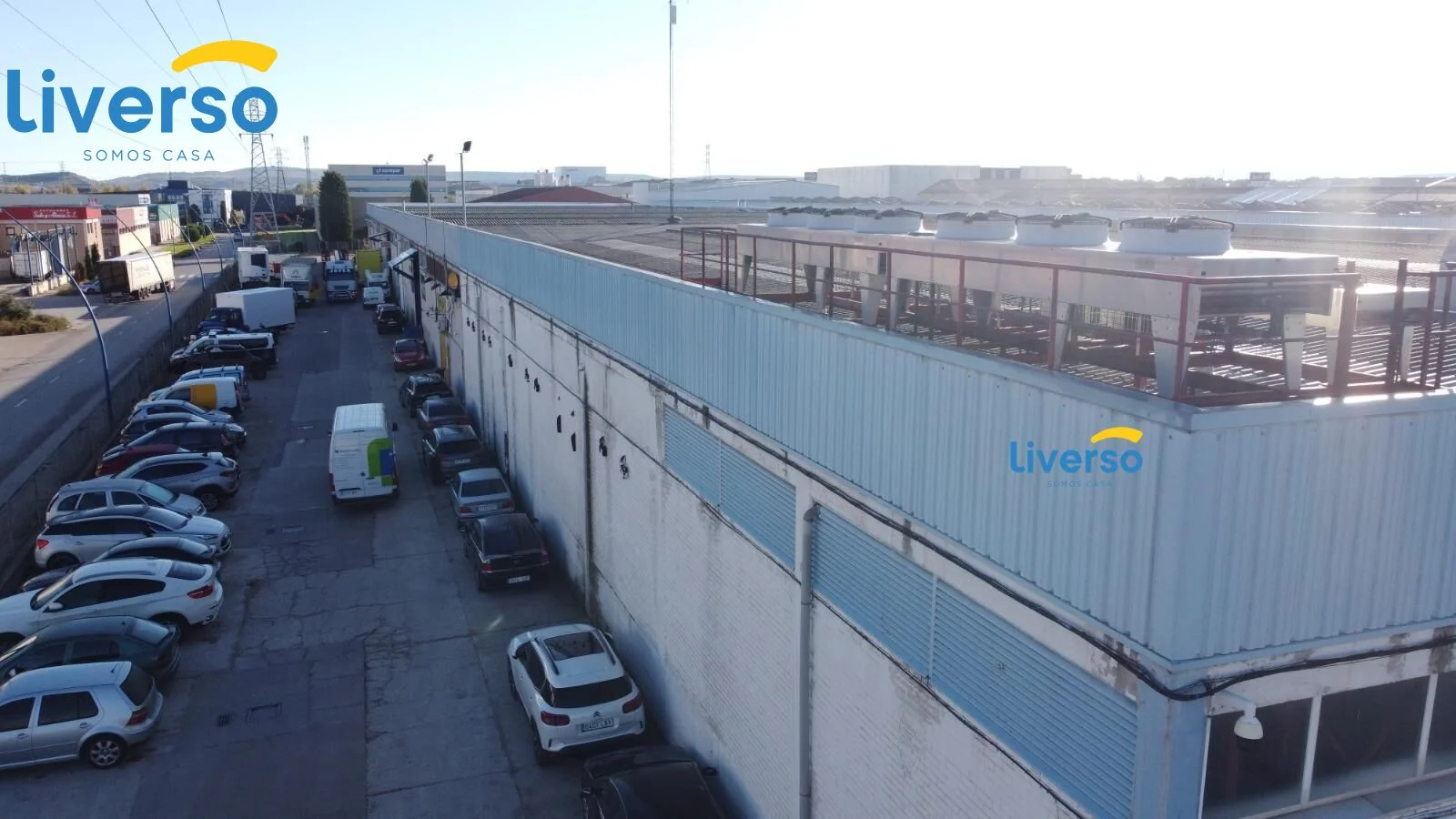 Nave frigorífica con oficinas
