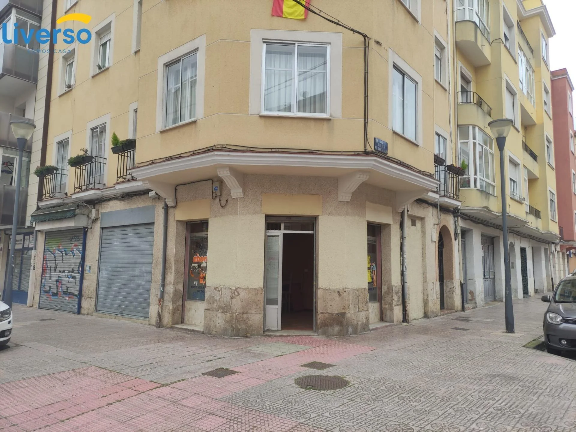 Unidad esquinera en Vadillos, 25 m², dos escaparates