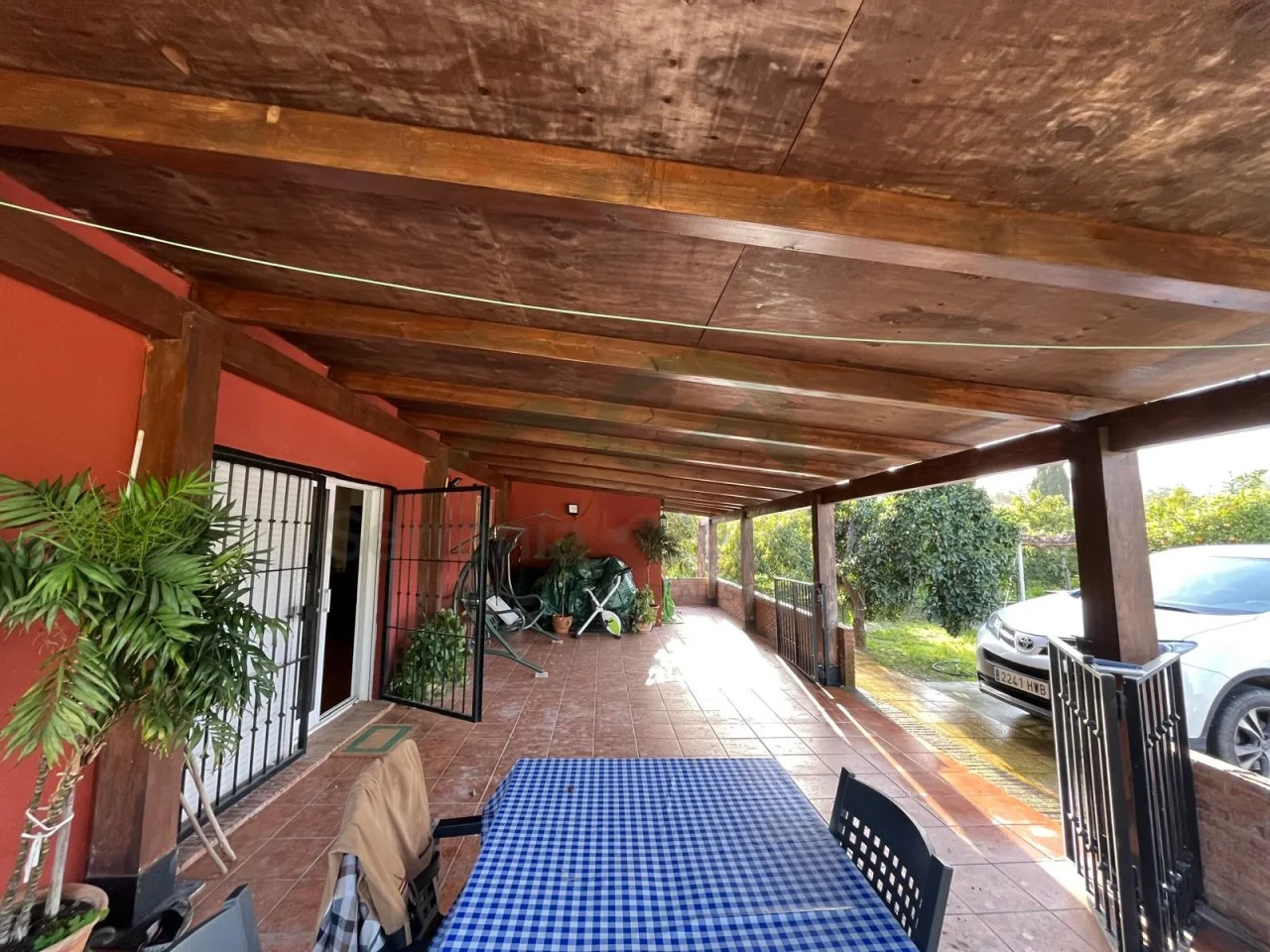 Rural house with 3,350 m² orchard