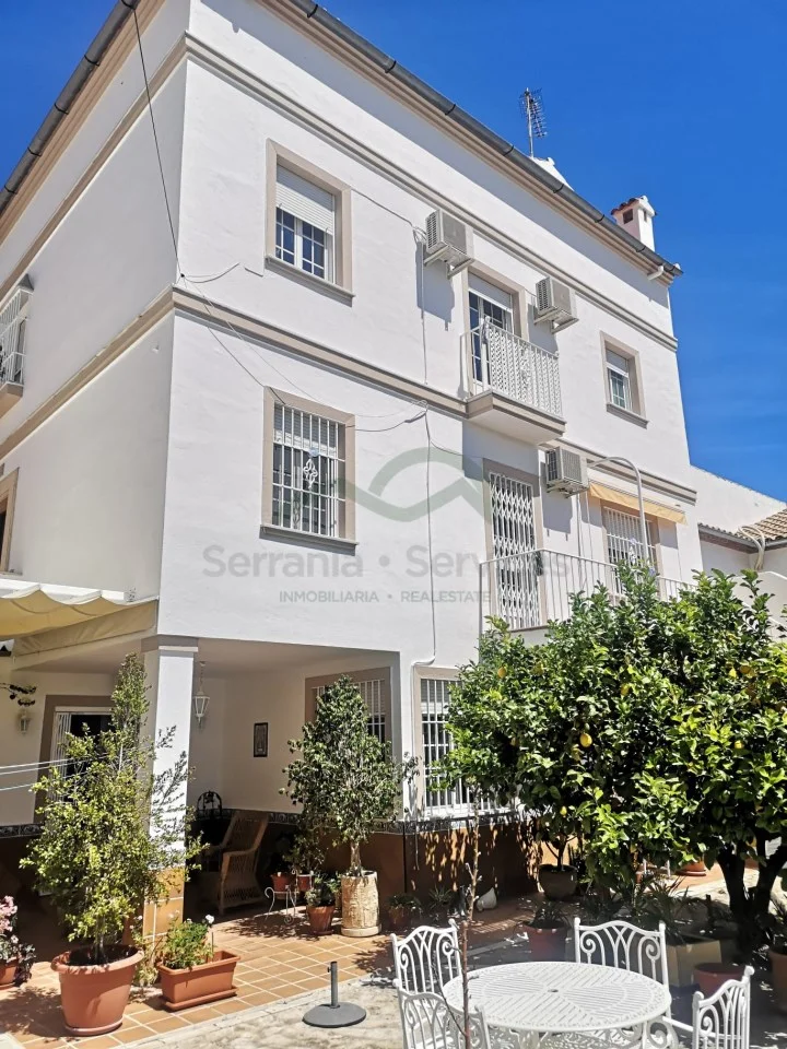 Two-storey chalet with four bedrooms