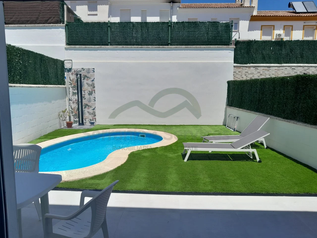 Casa adosada en Montejaque con piscina