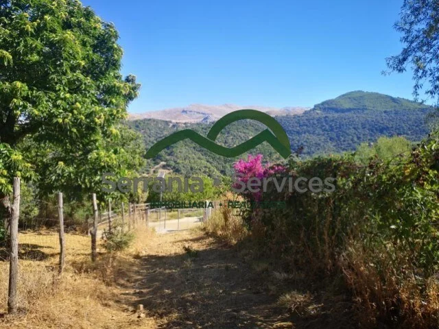 Finca rural con parcela de 18.000 m²