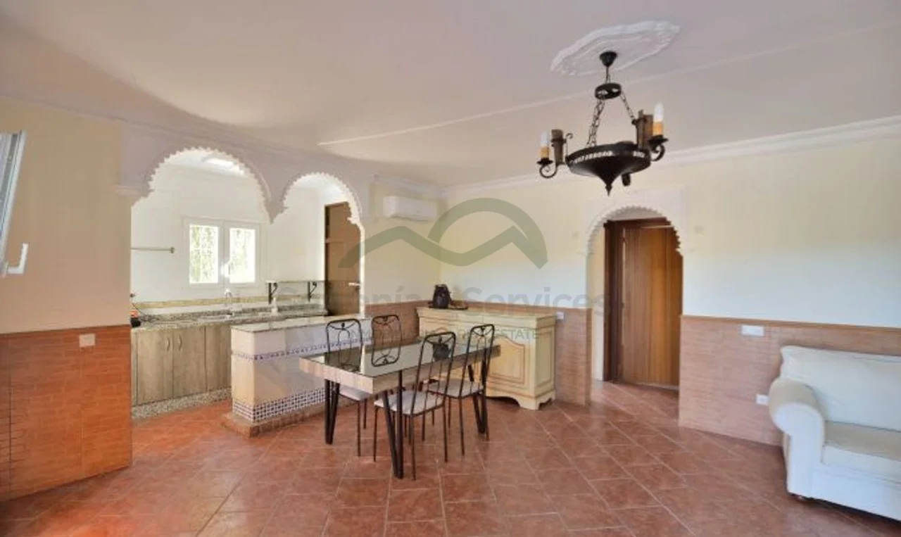 Natural finca with pool and land