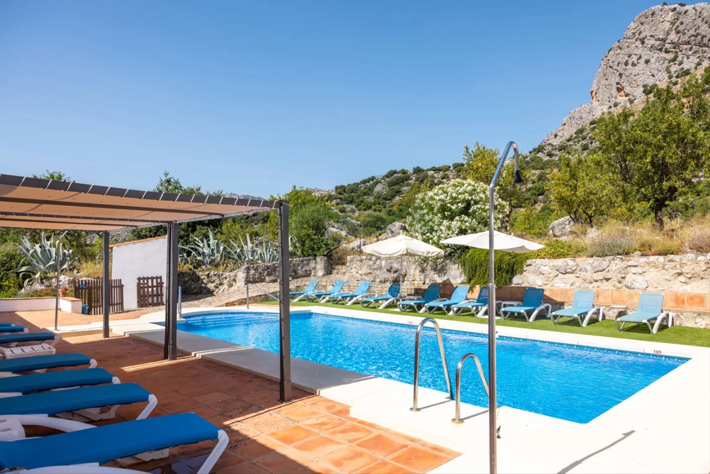 Hotel rural en funcionamiento con extensa finca