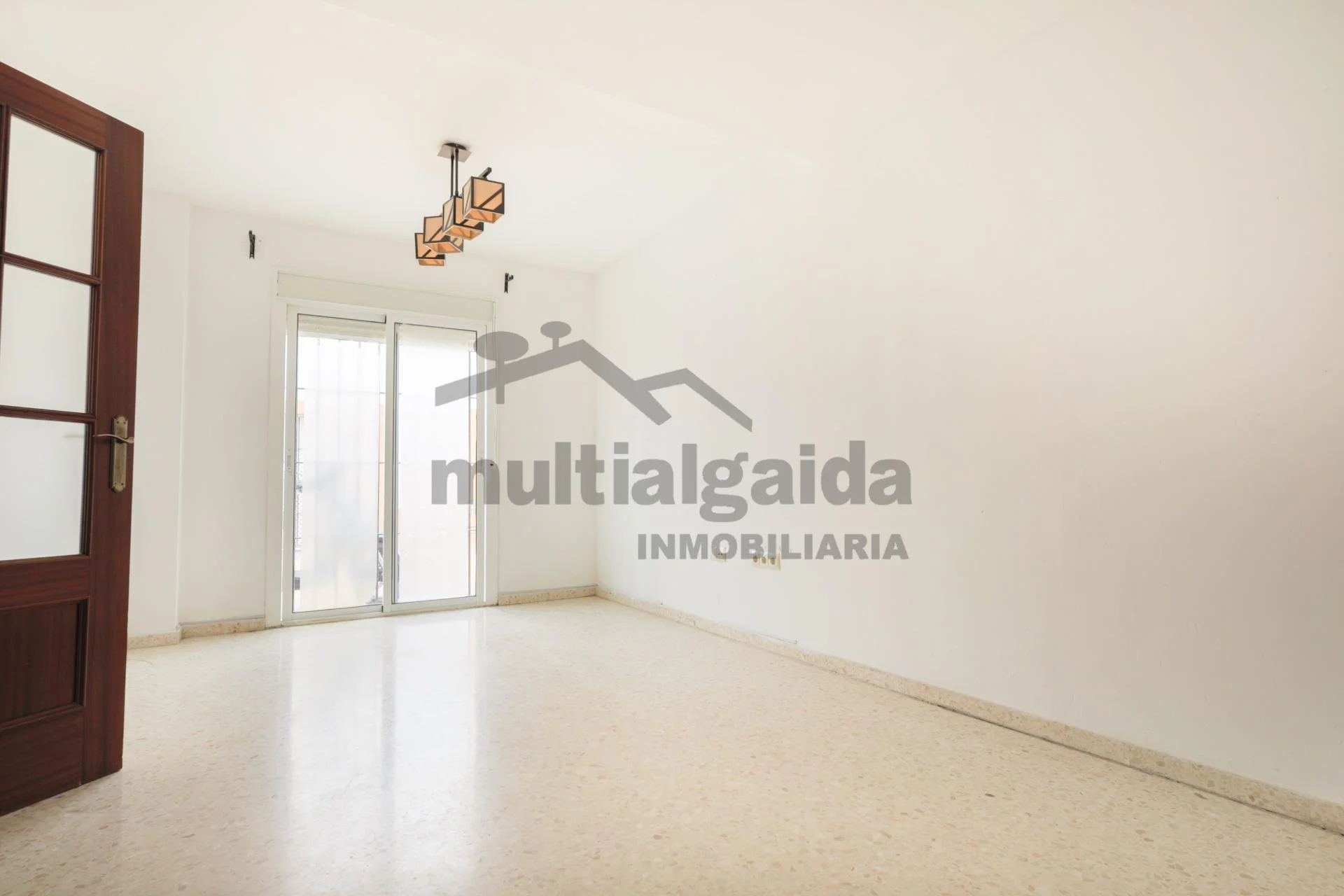Four-bedroom townhouse with parking