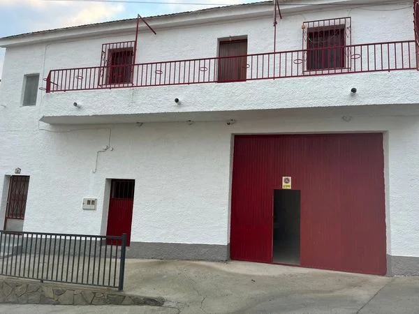 Casa independiente en Benizalón de 351 m²
