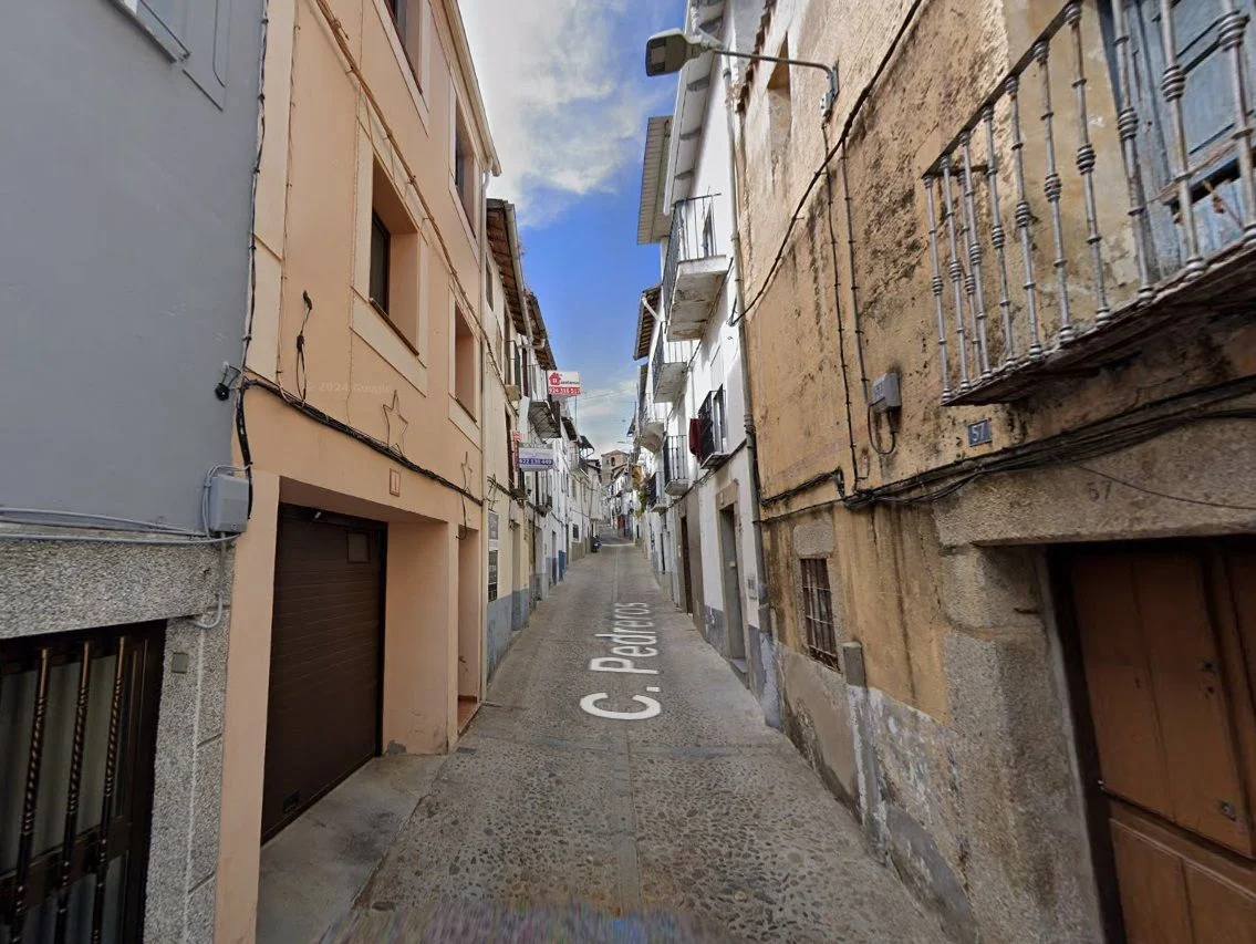 Three-storey townhouse in Jaraíz