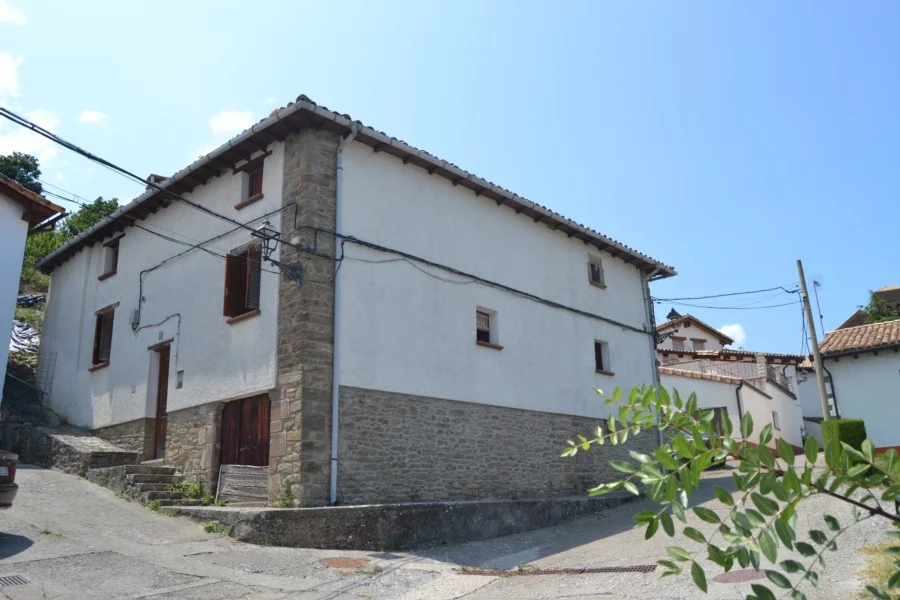 Rural house in Mianos, 200 m²