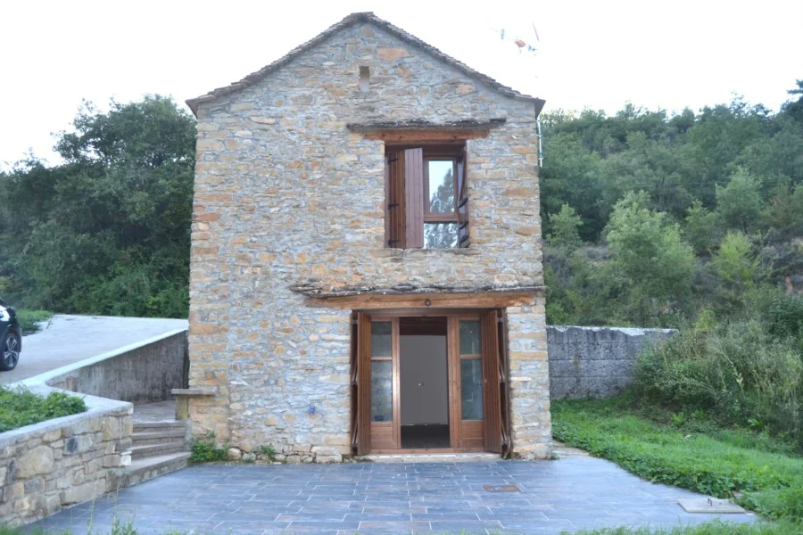 Restored Pyrenean chalet with private land