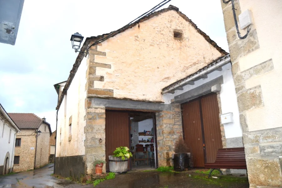 Casa rural con gran parcela pirenaica