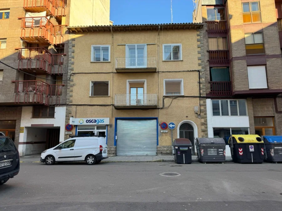 Piso céntrico en Jaca con buhardilla