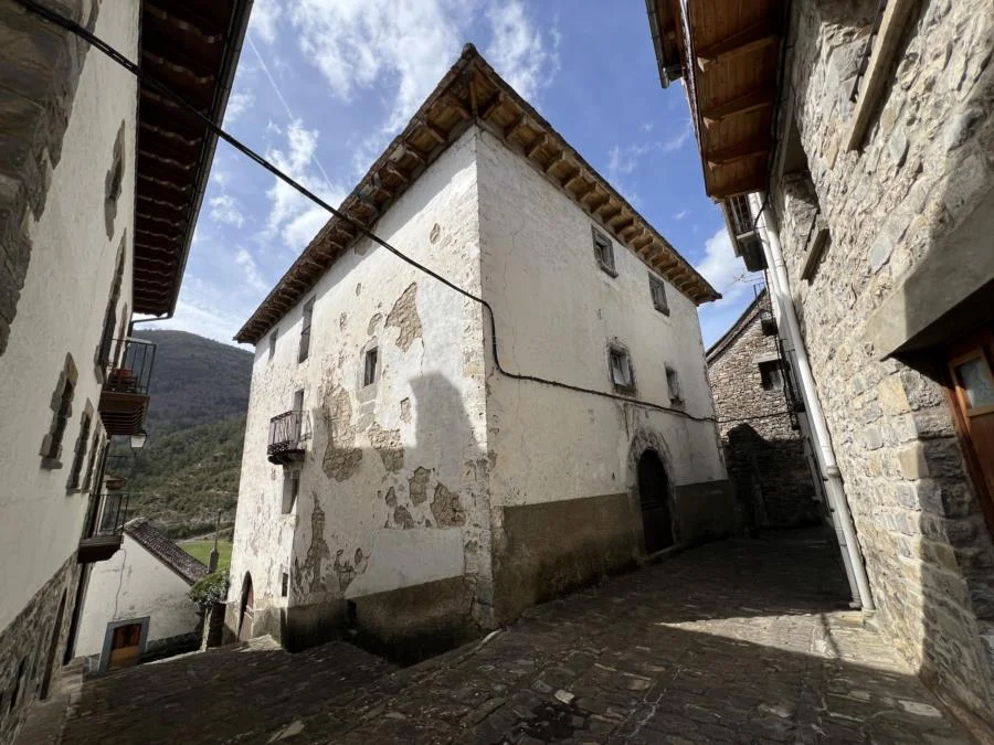 Historic Ansó house with large footprint