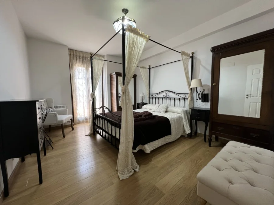 Reformed Jaca apartment, 5 bedrooms