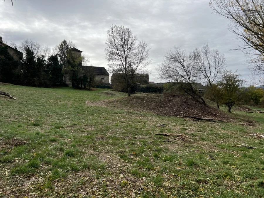 Urban plot near Jaca, 2,100 m² buildable