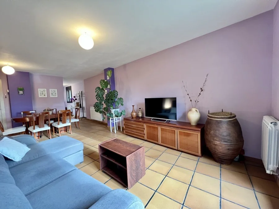 Casa rural cerca de Ayerbe, 193 m²