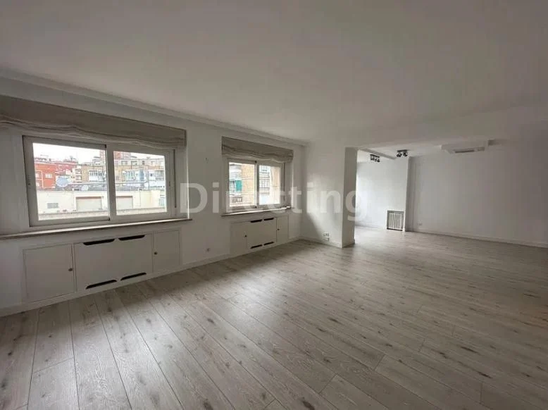 Renovated El Viso flat, five bedrooms