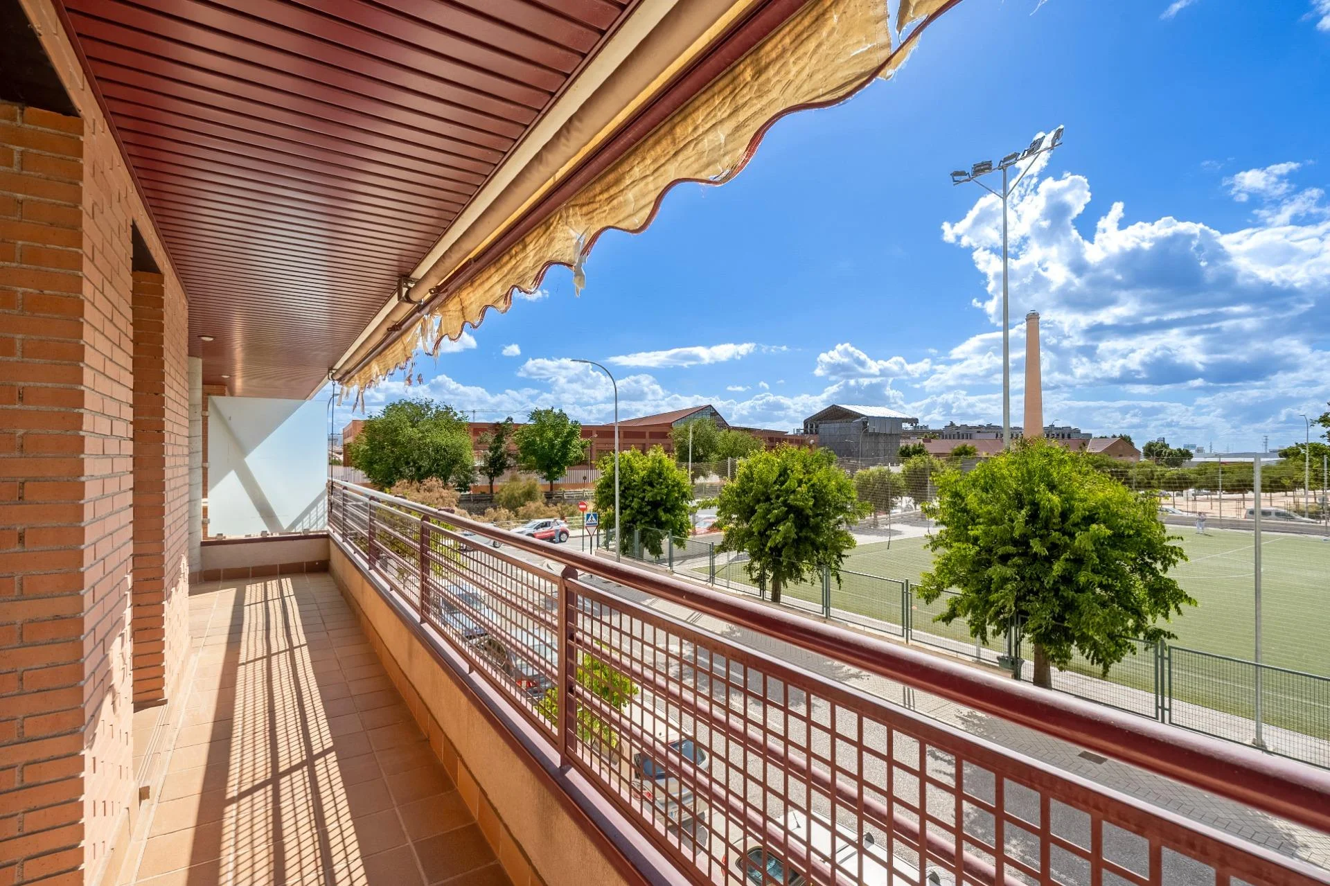 Bright Zaidín flat with terrace
