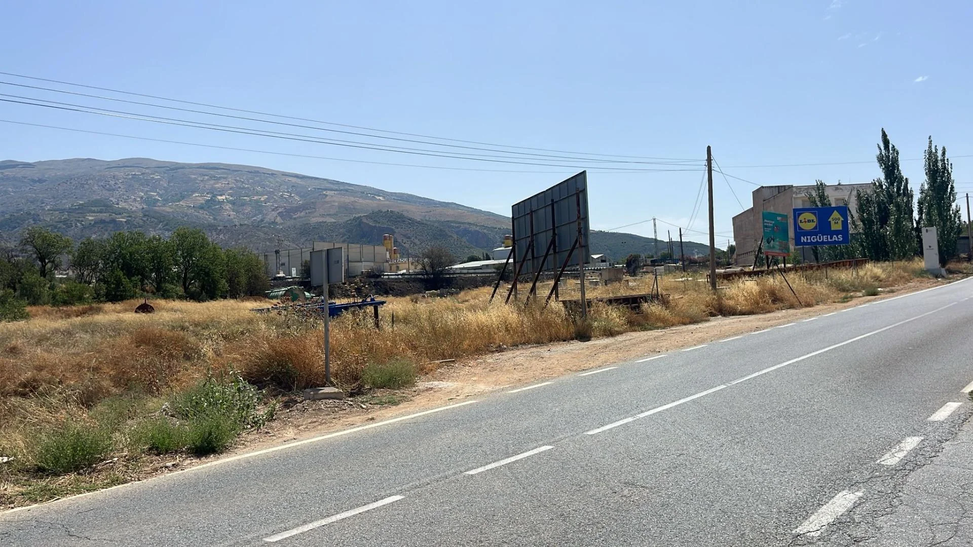 Developable industrial plot near Dúrcal