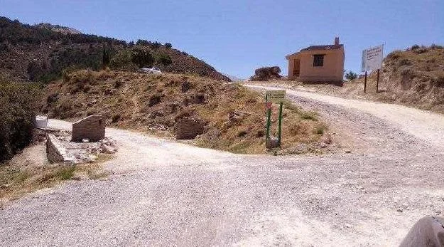 Large rural plot near Sierra Nevada